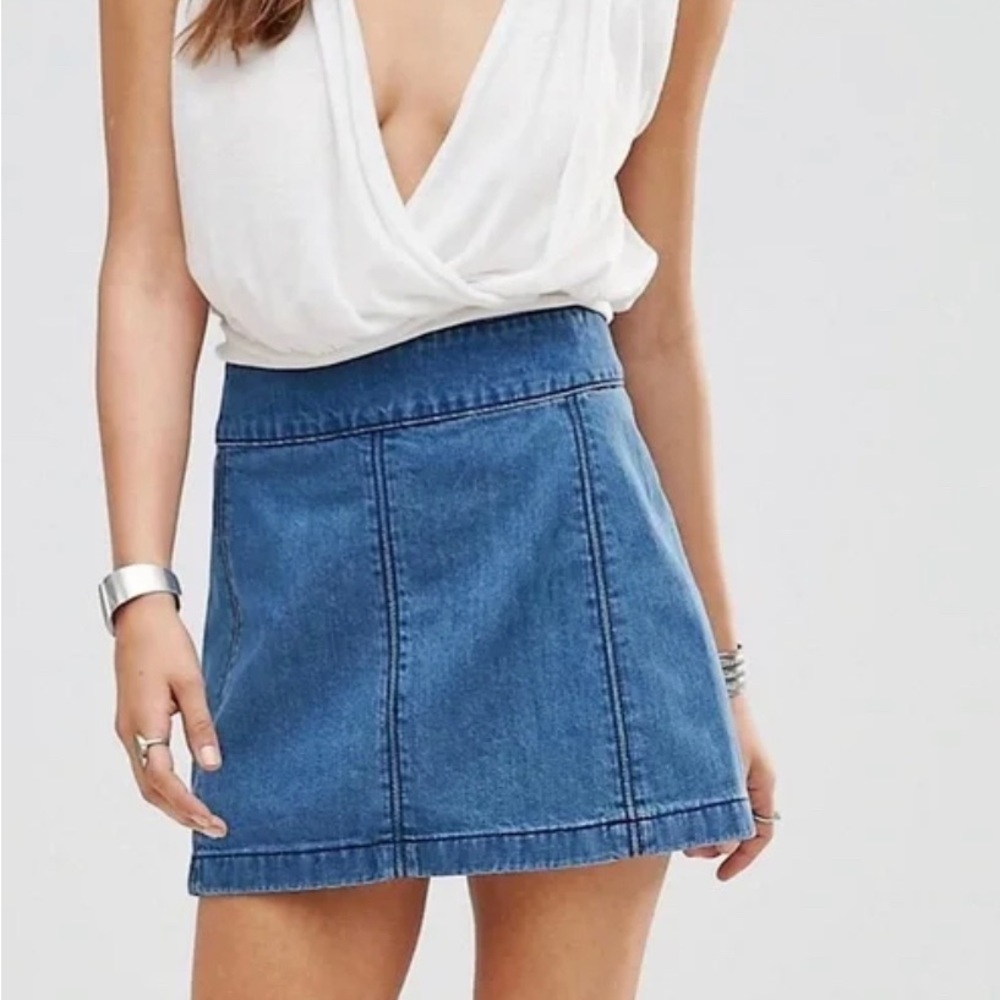 Free People Zip To It Denim Mini Skirt. EUC